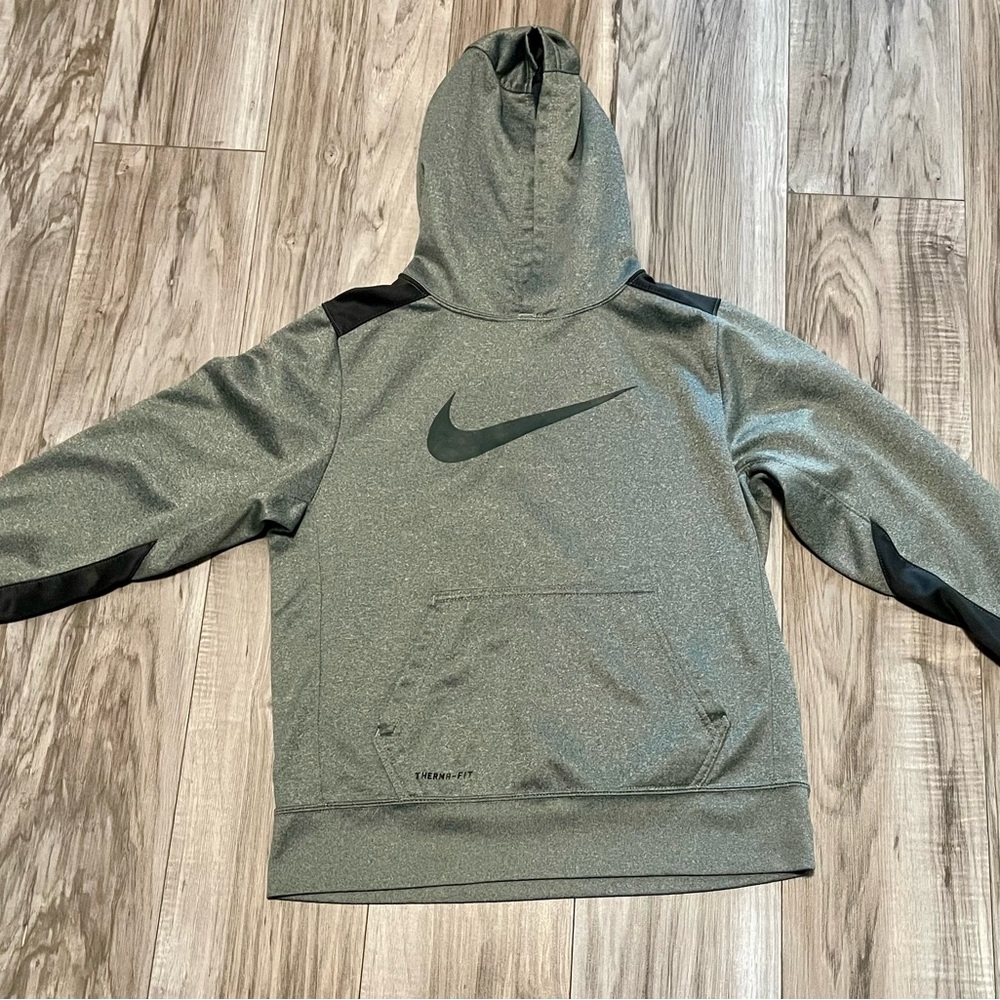 Youth Nike Heathered Gray Hoodie with Black Swoosh (M)